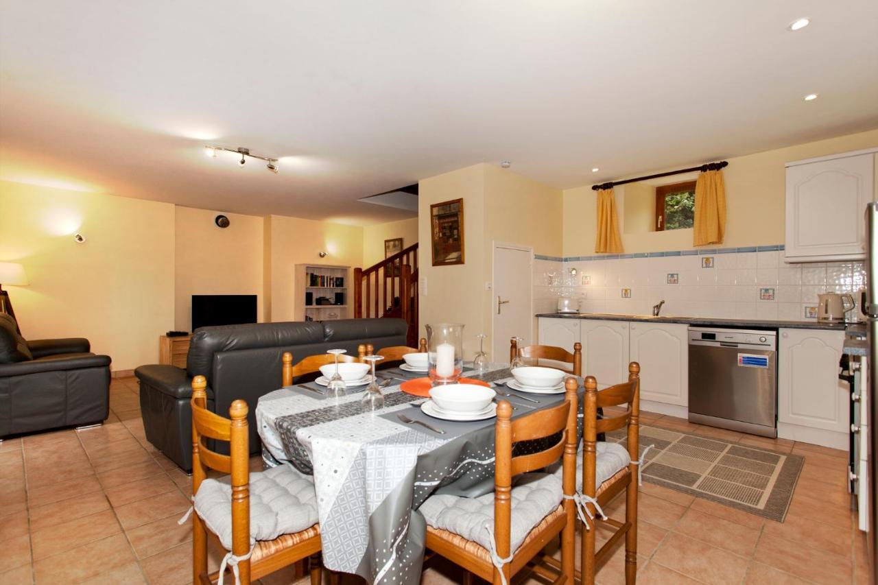 Stone Cottage With Modern Cosy Interior Near To Josselin Perfect Retreat For Writers Or Star Gazers Guégon 外观 照片