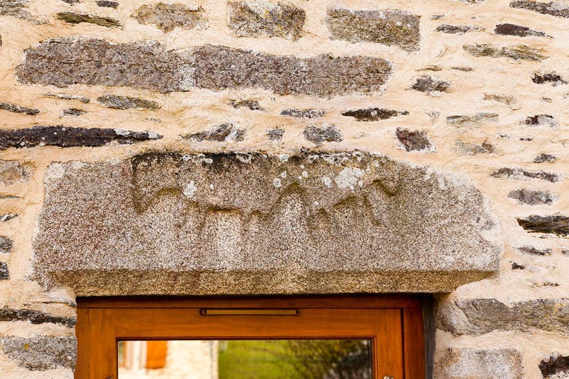 Stone Cottage With Modern Cosy Interior Near To Josselin Perfect Retreat For Writers Or Star Gazers Guégon 外观 照片
